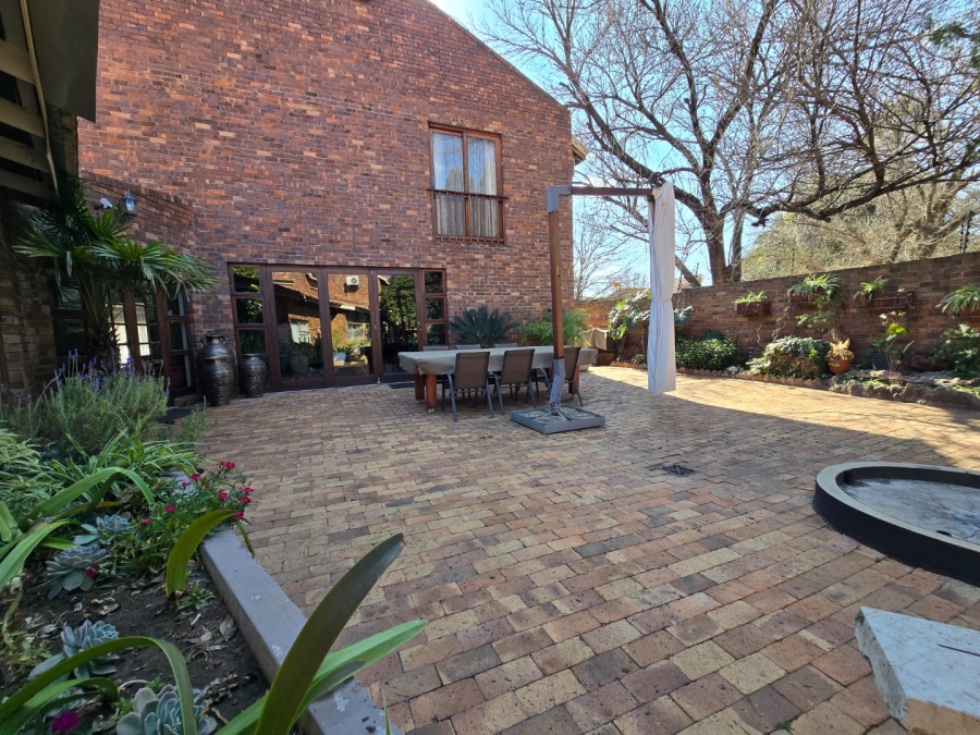 8 Bedroom Property for Sale in Grimbeeck Park North West